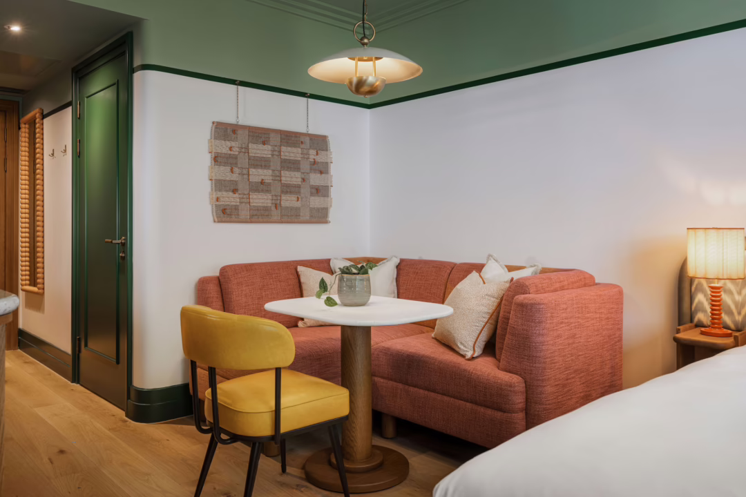 TheJuly-Victoria-rm415-Standard-Seat